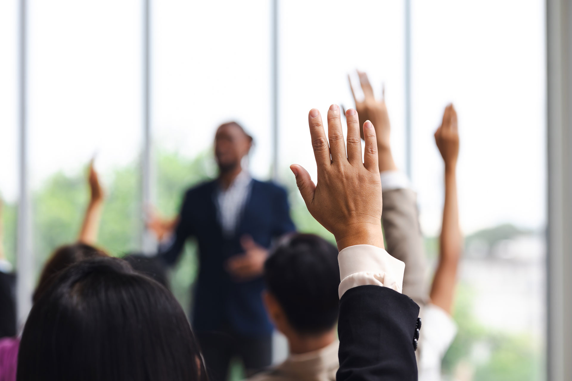 FAQ-Implementing-Inclusive-Governance-Practices Question and answer audience or crowd: participants raise hands to ask questions.